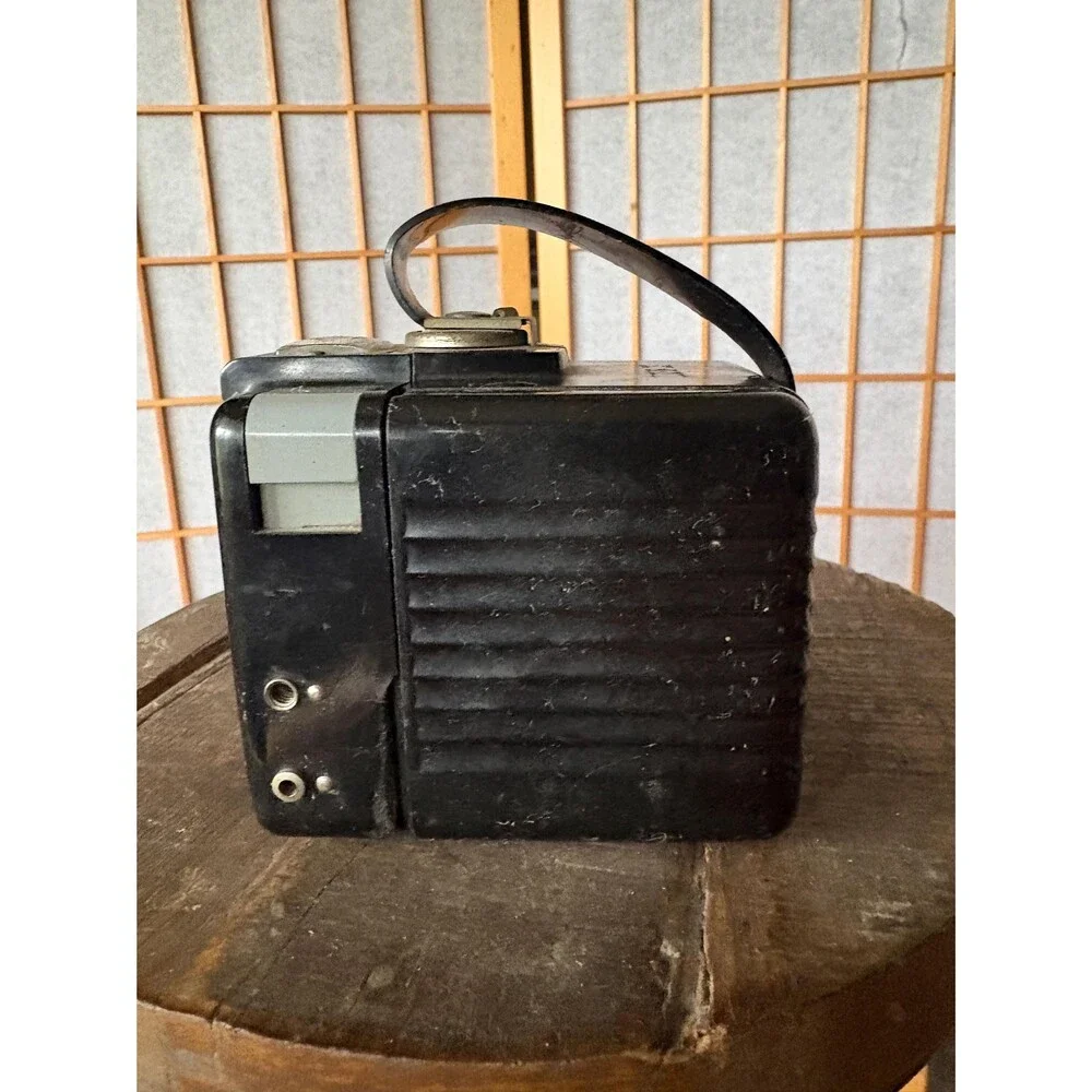 Vintage Kodak Brownie Hawkeye Flash Model Camera 620 Film Bakelite 1950s